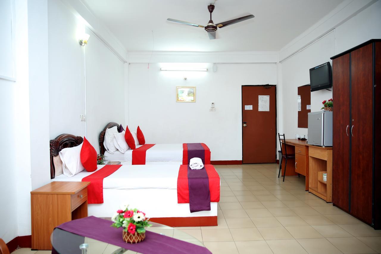 Hotel Nelly Vavuniya Exterior foto
